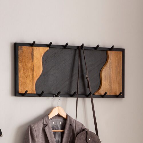 Schals und Mützen | Flurgarderobe mit Wellenmuster | Garderobe Wand Holz mit Metallrahmen
